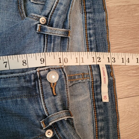 Levi's Jeans Size 10 Classic Bootcut Mid Rise Medium Light Wash Denim Western - Picture 8 of 11